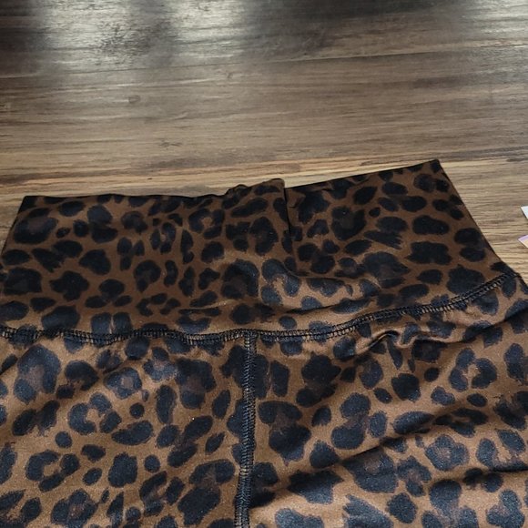 Women's Leopard Print Ascot and Hart Leggings NWT - Picture 5 of 10